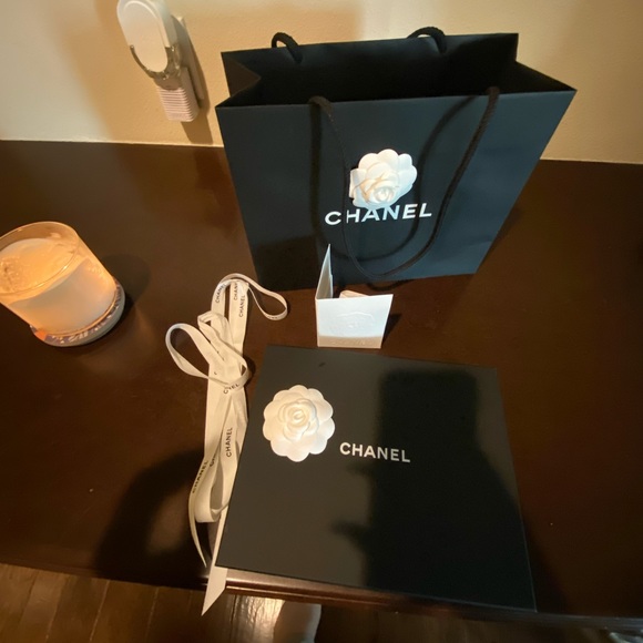 New💕2022 Chanel Necklace 💕 - Picture 8 of 14